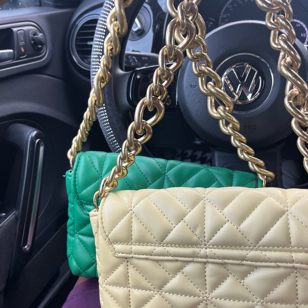 Hand bags - Picture 2 of 3